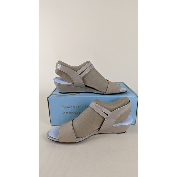 LifeStride Yolo Ankle Strap Wedge Sandals Womens 8 M Taupe Strappy Shoes NWB - Picture 1 of 8